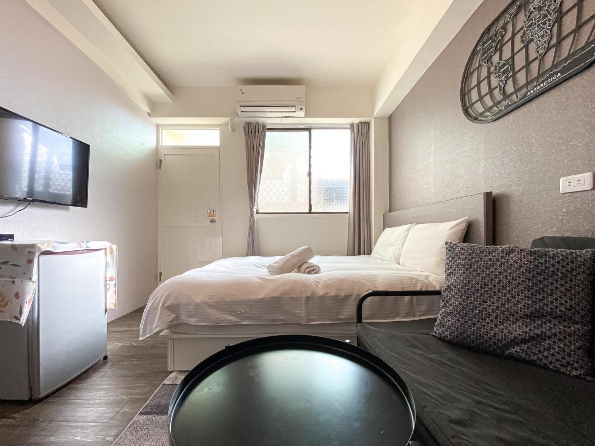 Fengjia Sleep Hotel Taichung Exterior photo