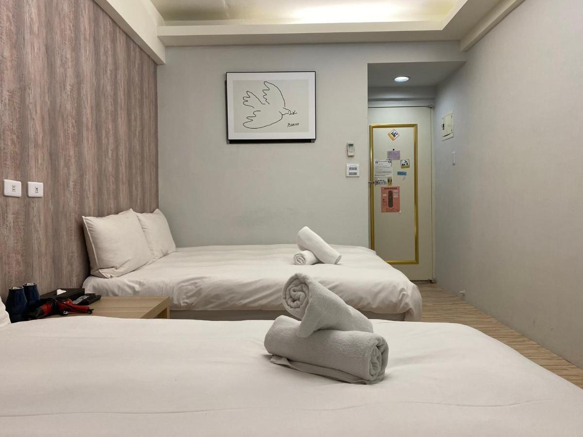 Fengjia Sleep Hotel Taichung Exterior photo