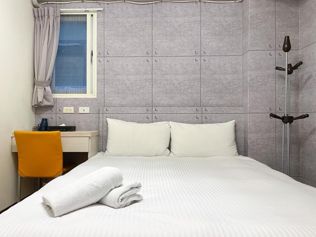 Fengjia Sleep Hotel Taichung Exterior photo