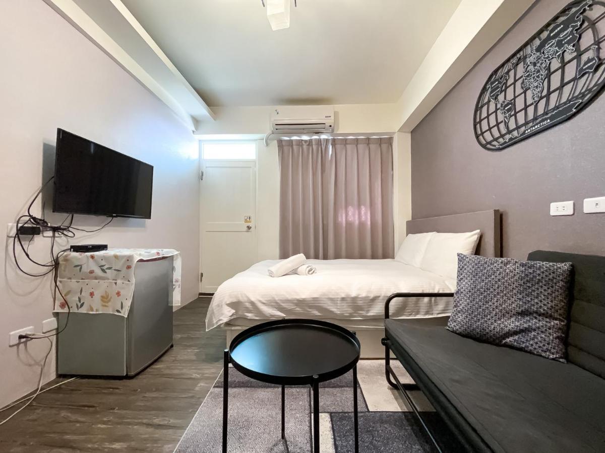 Fengjia Sleep Hotel Taichung Exterior photo