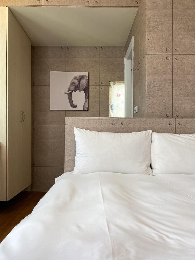 Fengjia Sleep Hotel Taichung Exterior photo
