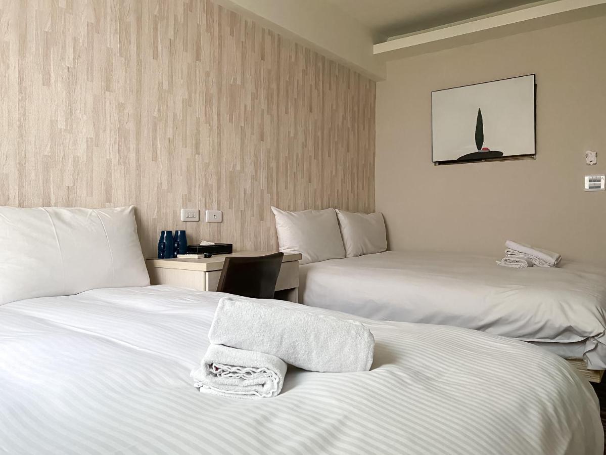 Fengjia Sleep Hotel Taichung Exterior photo