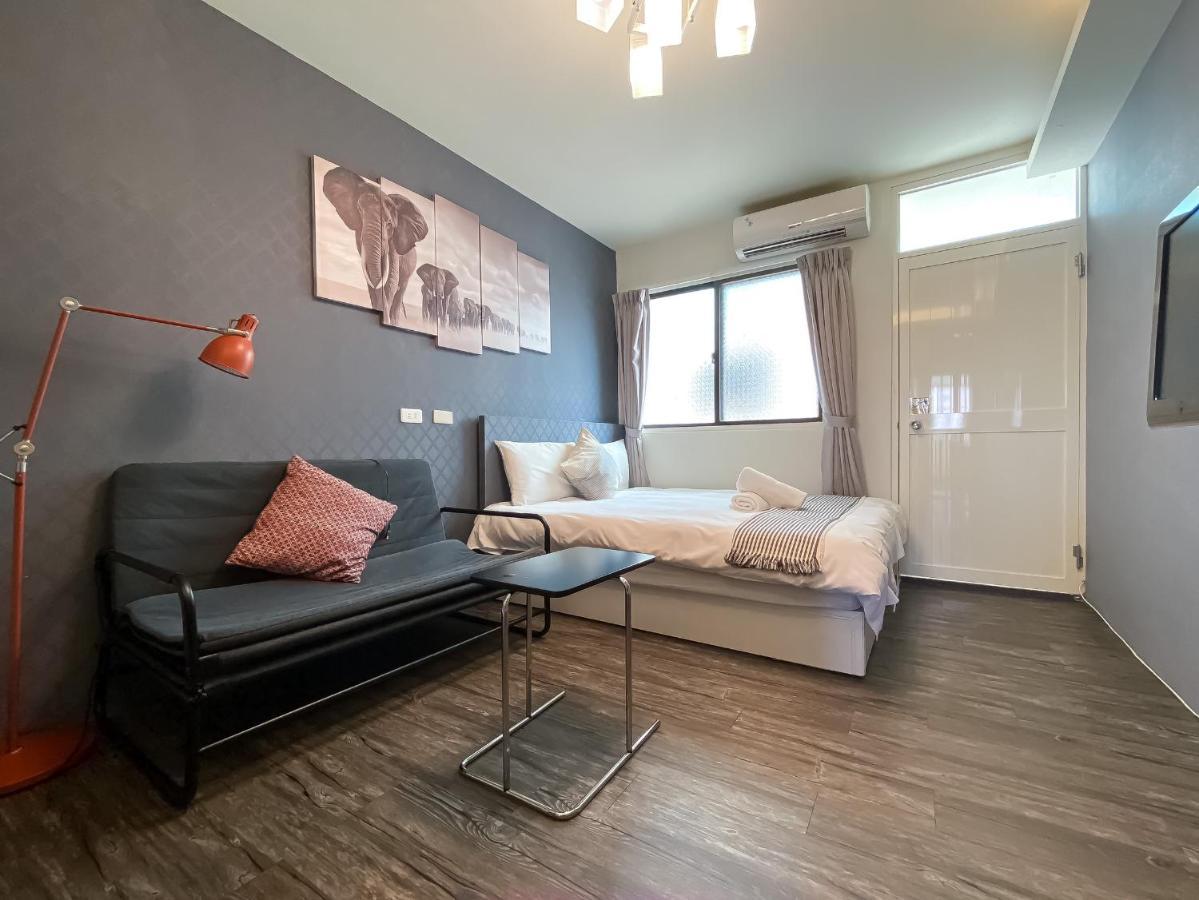 Fengjia Sleep Hotel Taichung Exterior photo